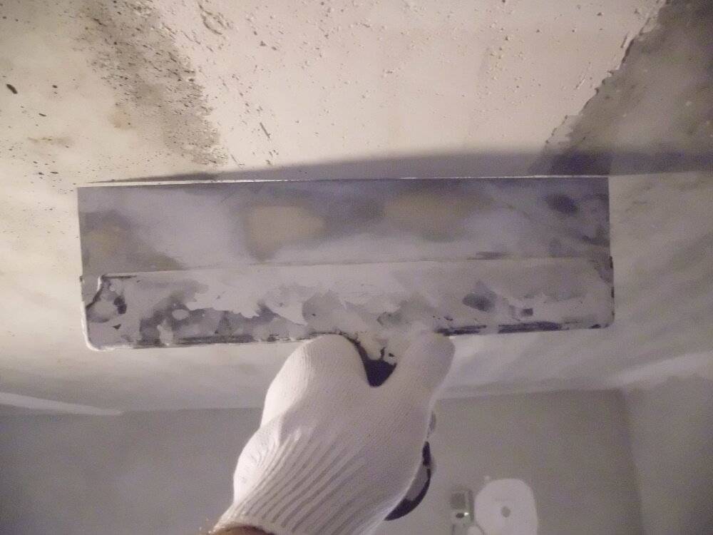 Шпатлевка потолка - технология шпатлевания, подробная инструкция