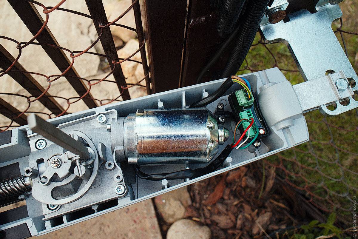 Самодельный автоматический. Привод распашных ворот РКМ-101. Электропривод MT 850 для ворот. Привод распашных ворот came 220 вольт. Мотор привода распашных ворот came.