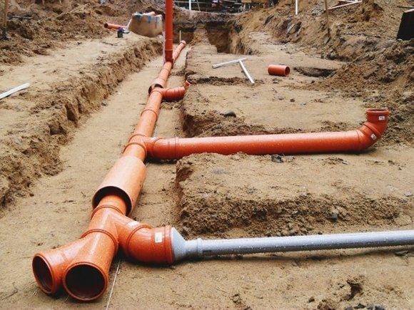 Труба канализационная наружная: трубопровод 110 мм для улицы