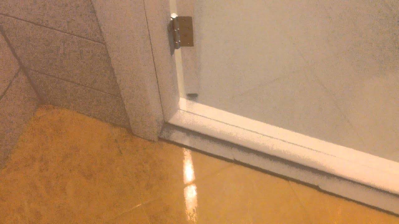 Как правильно установить дверь в ванную комнату