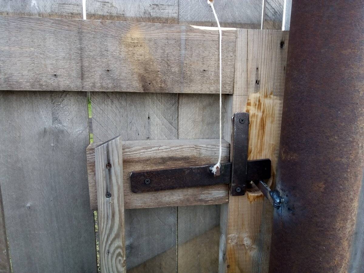 Как врезать замок в калитку из профнастила - всё о воротах и заборе