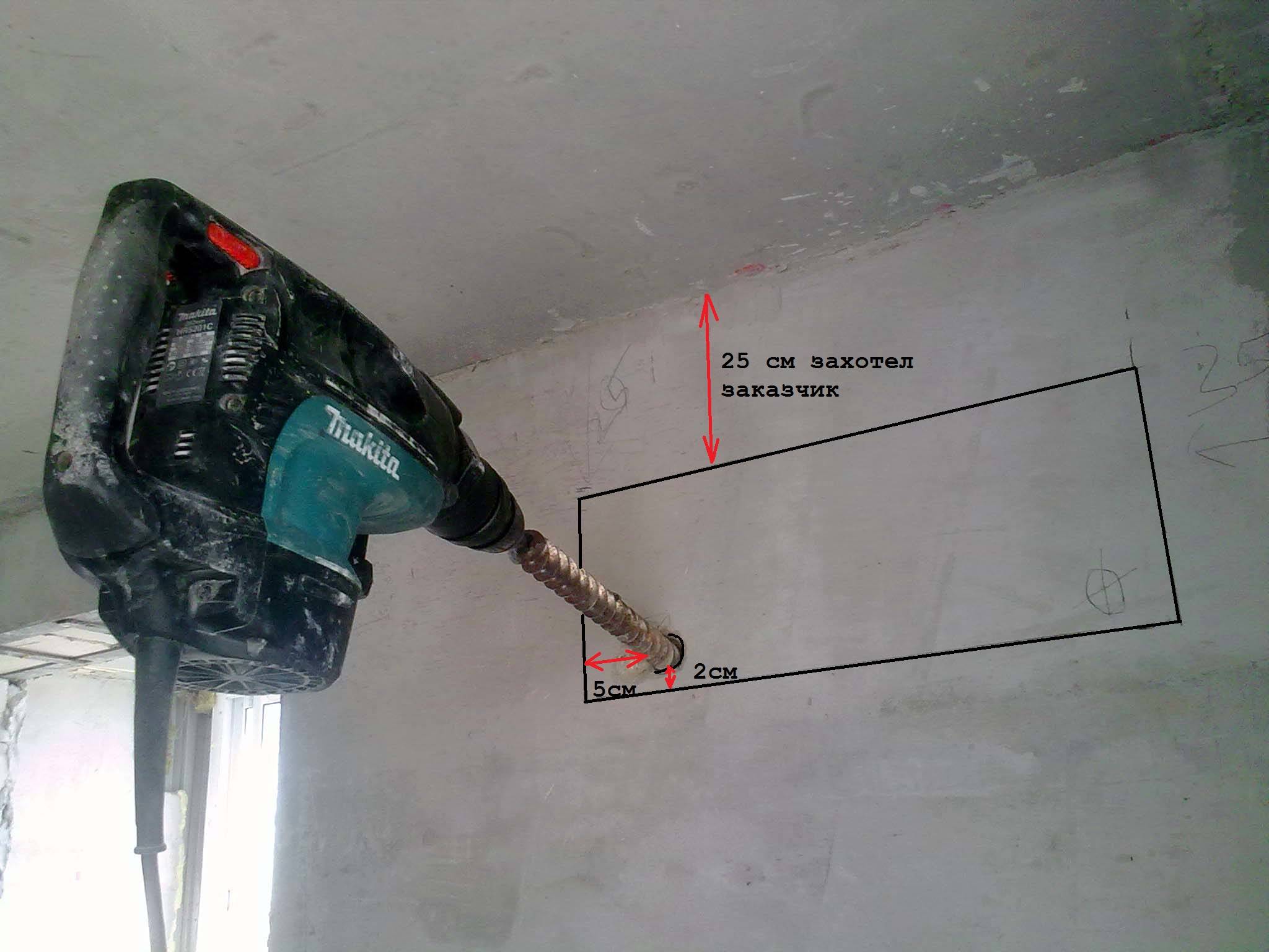 Расстояние внутреннего блока от потолка. Диаметр отверстия в стене для монтажа сплит системы. Диаметр отверстия под сплит систему в стене. Отверстия в стене для монтажа внутреннего блока кондиционера. Отверстие в стене пол кондиционер.